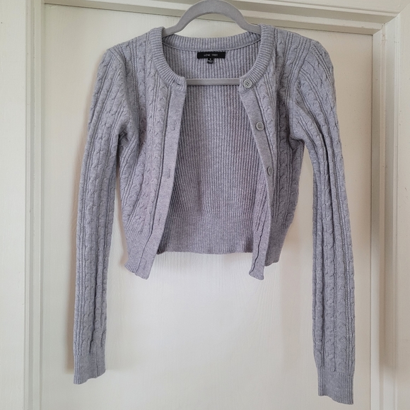 Love Tree Button Front Crop Cable Knit Sweater Cardigan Gray.Size Small - Picture 2 of 3